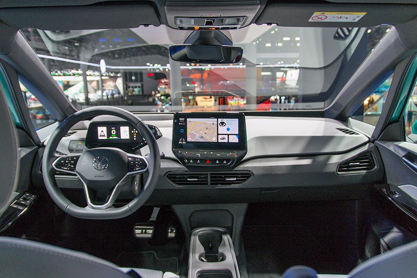 Volkswagen_ID.3_in_IAA'19_panel.jpg