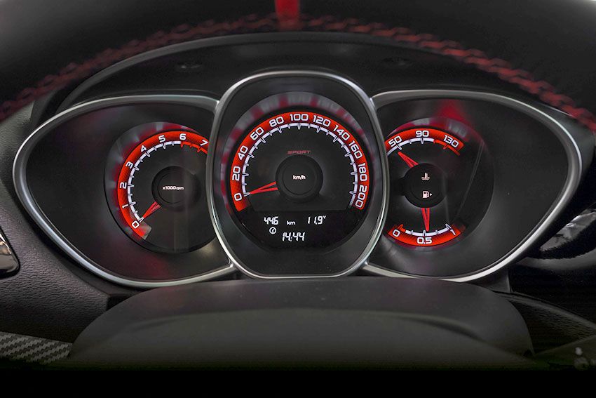 02_LADA-Vesta-Sport-Interior.jpg