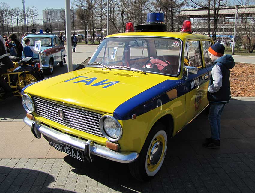 VAZ-21011_milizia.jpg