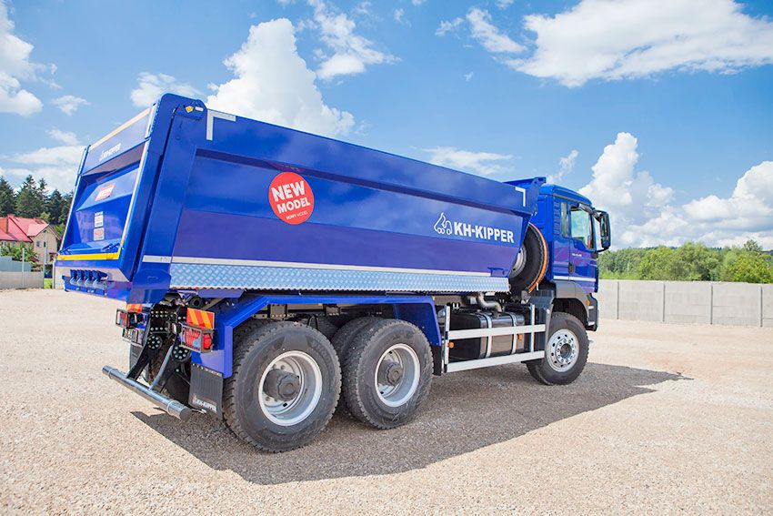 MAN-TGS-40_rear.jpg MAN-TGS-40_rear.jpg