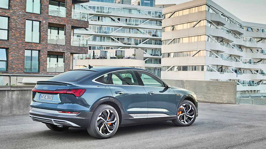 audi_e-tron_55_quattro_sporback_s_line_edition_one.jpg