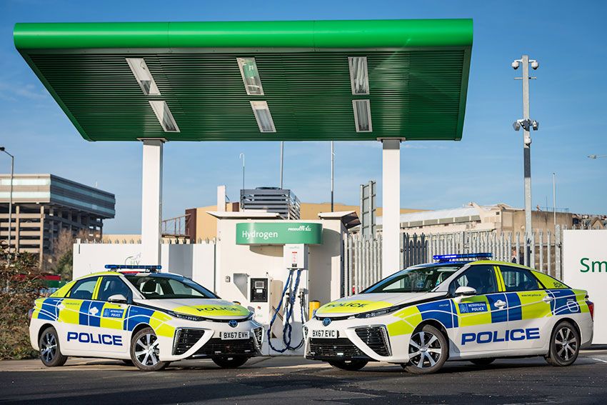 toyota_mirai_police_2018UK.jpg