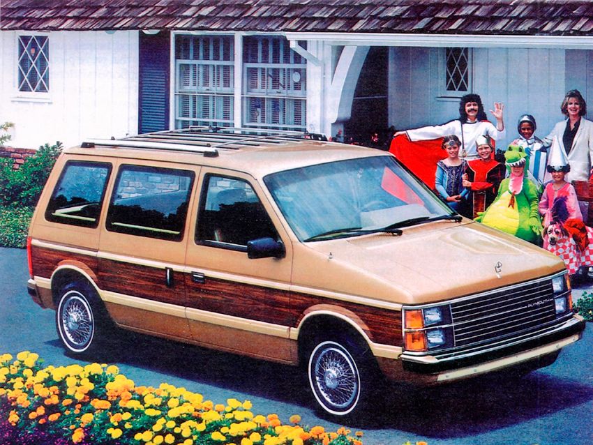 plymouth_voyager_1.jpg