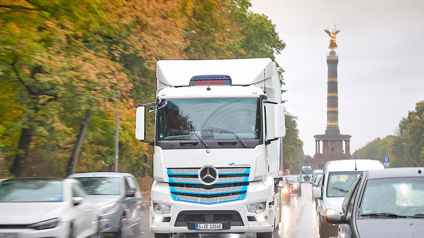 MB_eActros_in_Berlin.jpg