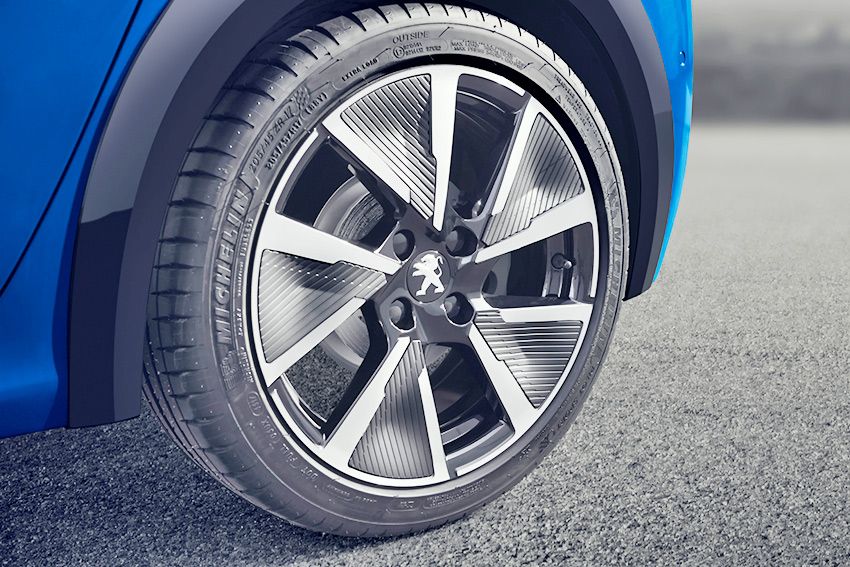 peugeot_e-208_78.jpg